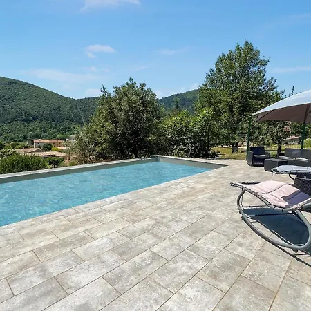 Stunning In St-florent-sur-auzonne Feriehus *